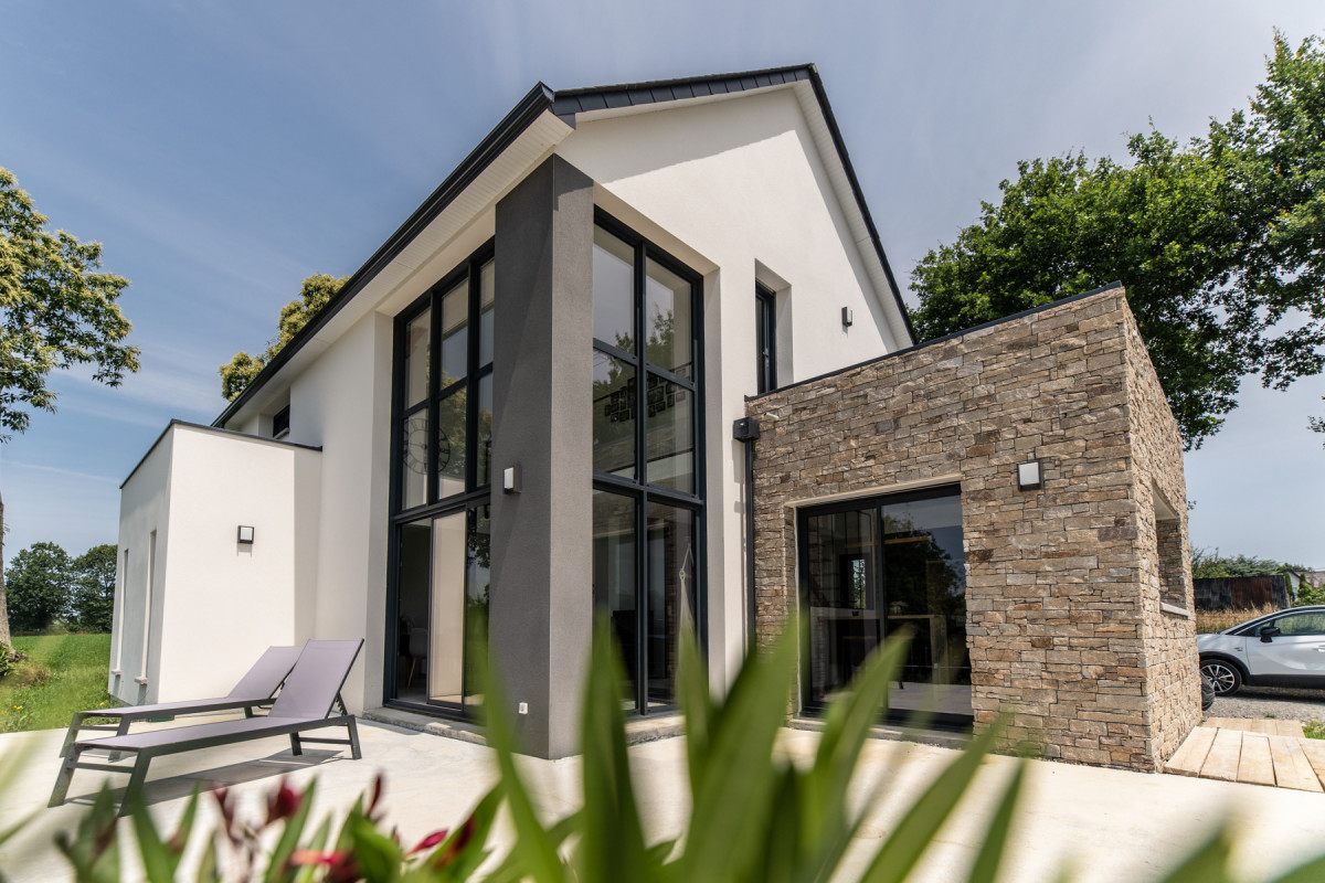 MAISON CONTEMPORAINE à HEDE-BAZOUGES (35) (secteur : SAINT-MALO)