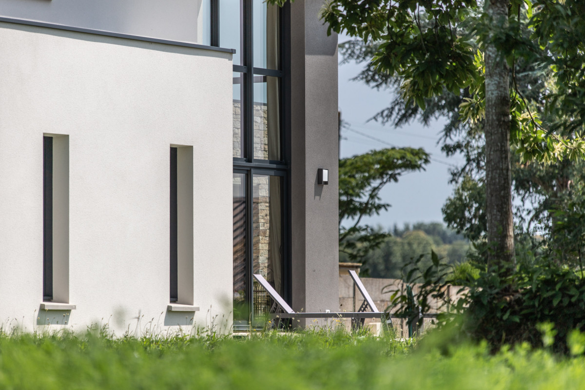 MAISON CONTEMPORAINE à HEDE-BAZOUGES (35) (secteur : SAINT-MALO)